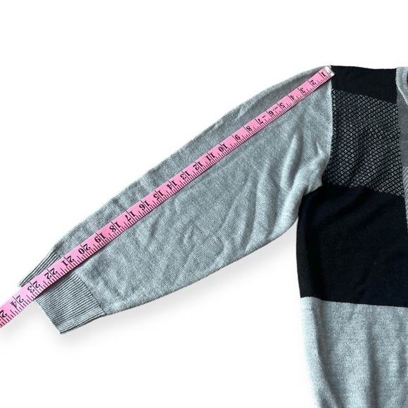 Tricots St. Raphael Men’s Geometric Square Design Crewneck Sweater, Large - Picture 10 of 11